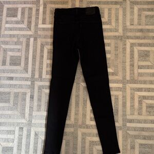 Levi's Classic Black Skinny Jeans for Women